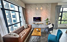Seaview Luxury Condo Homestay 2Bed 2Bath Jesselton Quay By R2 Residence